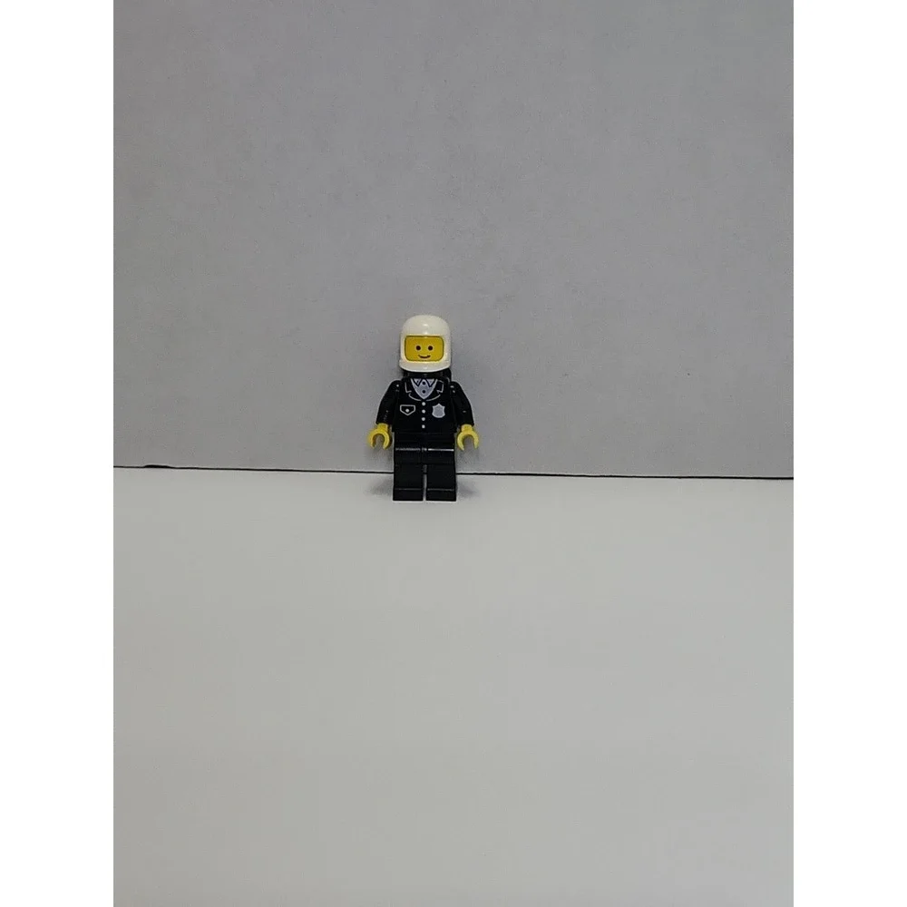 Lego City Police Officer with Helmet Minifigure‎